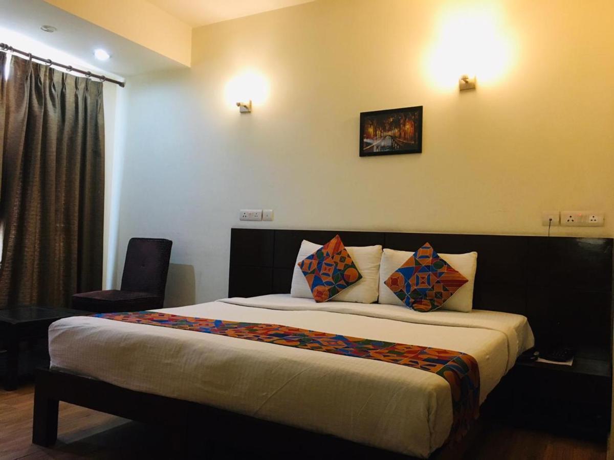 Hotel Merriment Alpha Noida Dış mekan fotoğraf